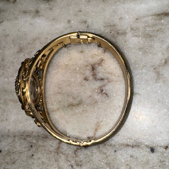 Whiting & Davis Cameo Gold Bangle - Picture 3 of 16
